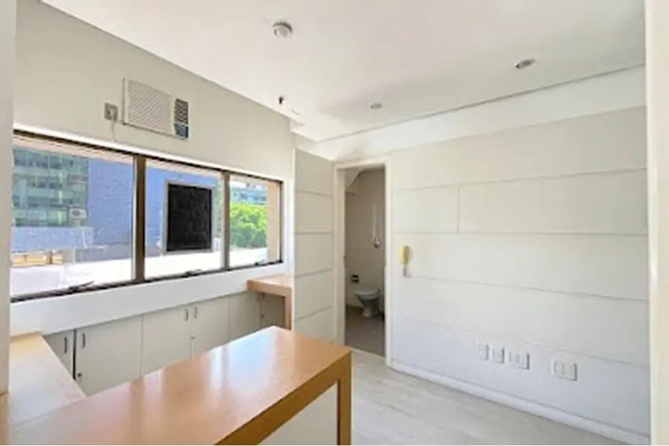 Sala Comercial à venda, 46m2 em Moinhos de Vento, Porto Alegre - RS - imagem 4 Foto 4 de Sala Comercial à venda, 46m2 em Moinhos de Vento, Porto Alegre - RS