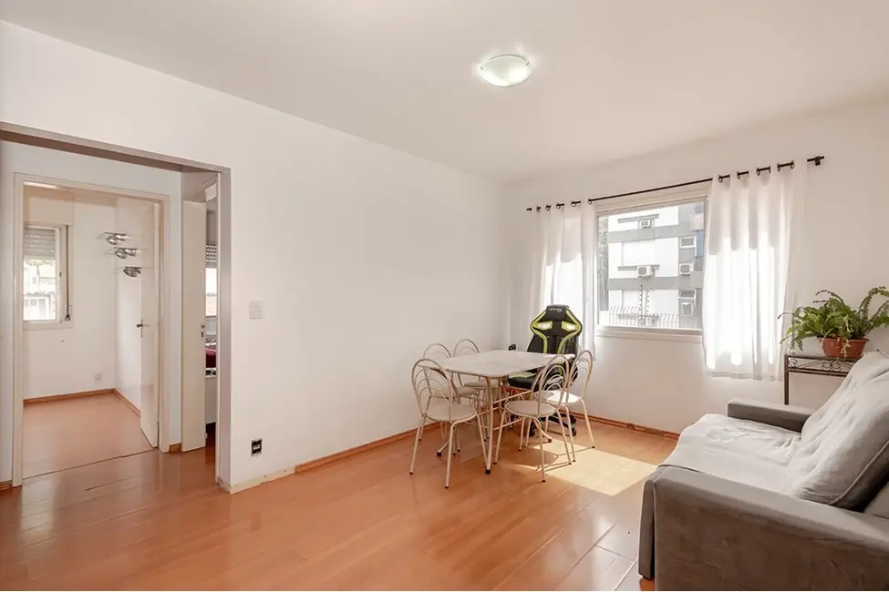 Foto 2 de Apartamento com 2 quartos à venda, 59m2 em Passo da Areia, Porto Alegre - RS