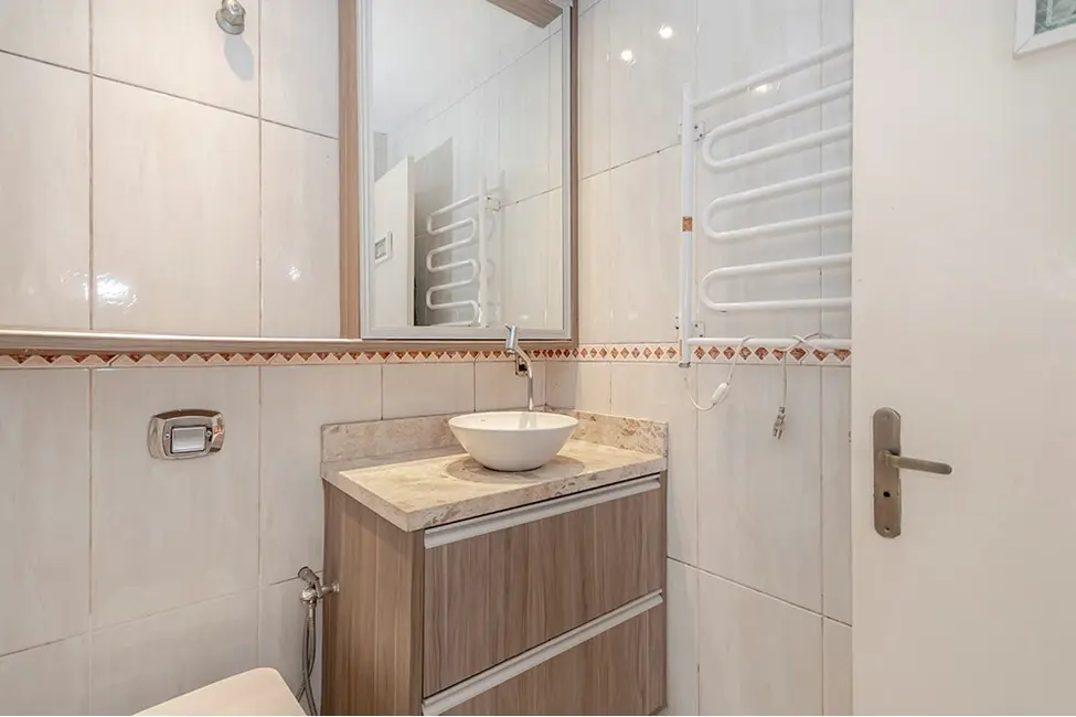 Foto 8 de Apartamento com 2 quartos à venda, 59m2 em Passo da Areia, Porto Alegre - RS