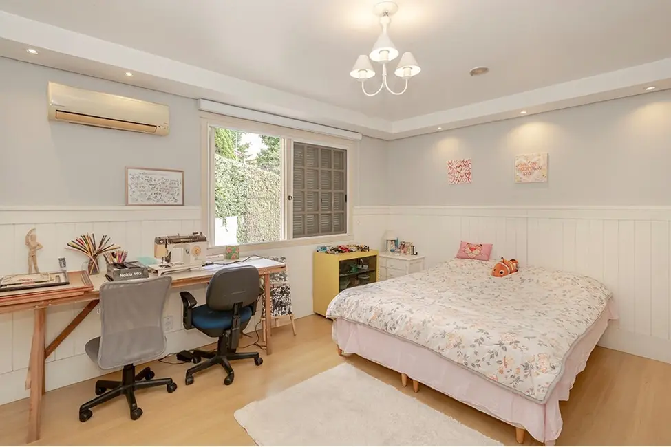 Foto 9 de Casa com 3 quartos à venda, 349m2 em Chácara das Pedras, Porto Alegre - RS