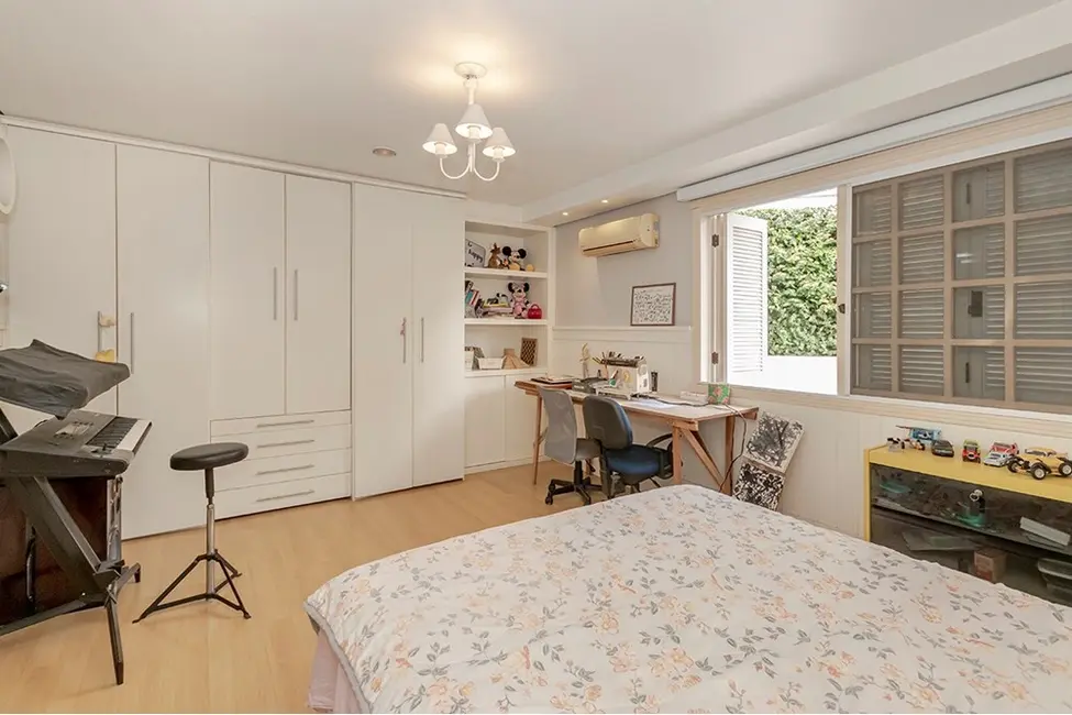 Foto 8 de Casa com 3 quartos à venda, 349m2 em Chácara das Pedras, Porto Alegre - RS