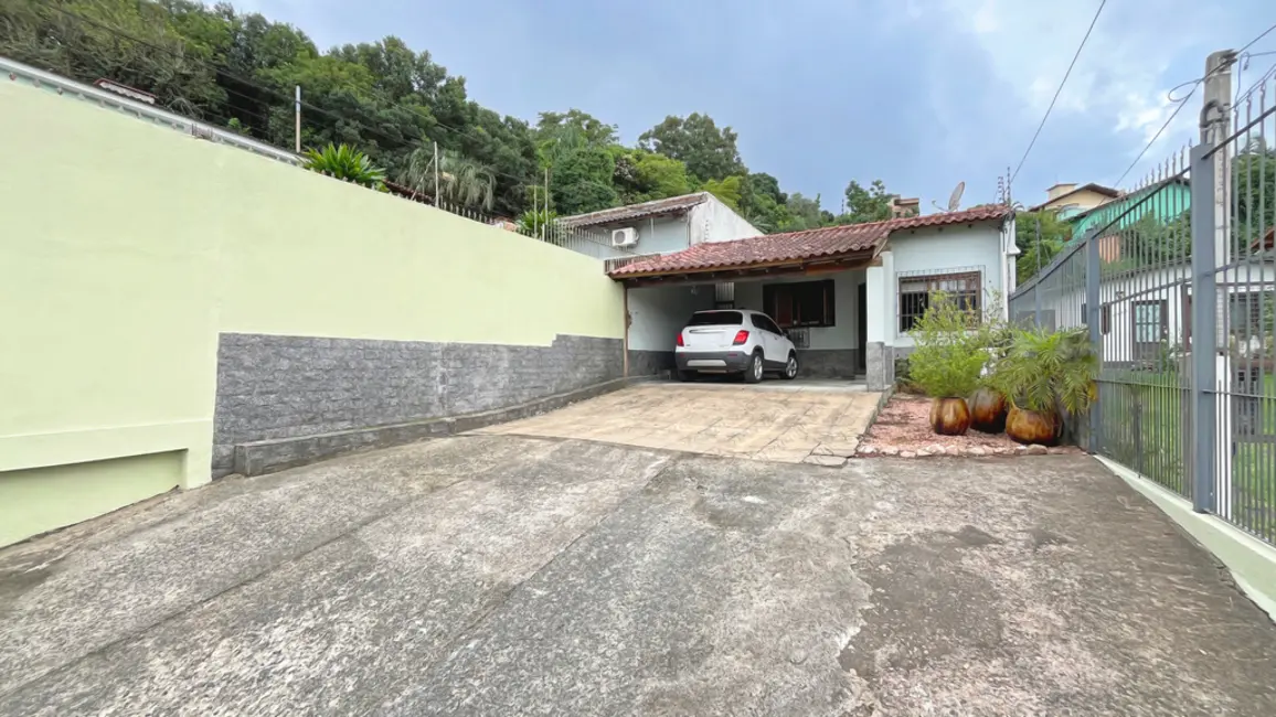 Foto 3 de Casa com 3 quartos à venda, 156m2 em Vila Nova, Porto Alegre - RS