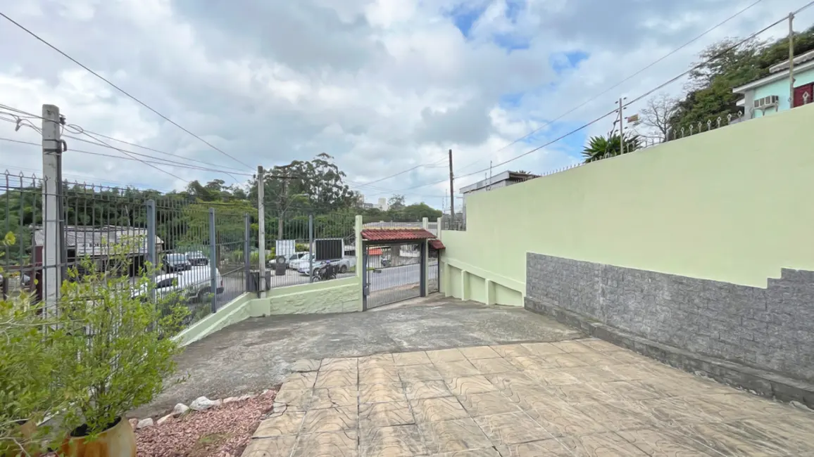 Foto 2 de Casa com 3 quartos à venda, 156m2 em Vila Nova, Porto Alegre - RS