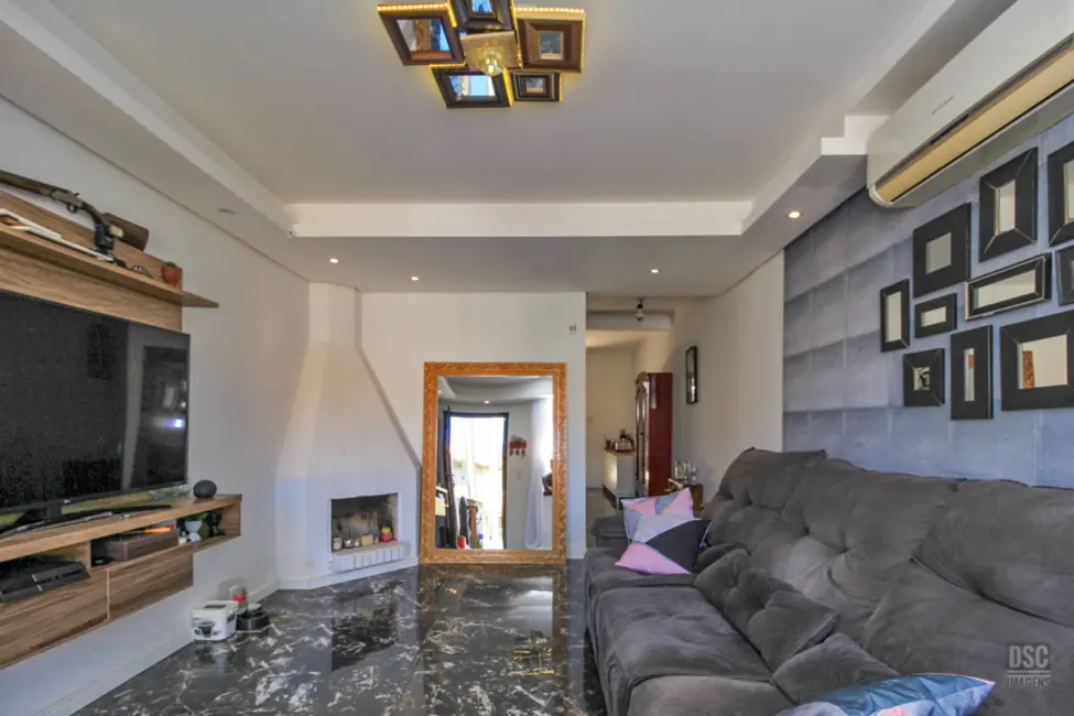 Foto 1 de Casa com 2 quartos à venda, 82m2 em Hípica, Porto Alegre - RS