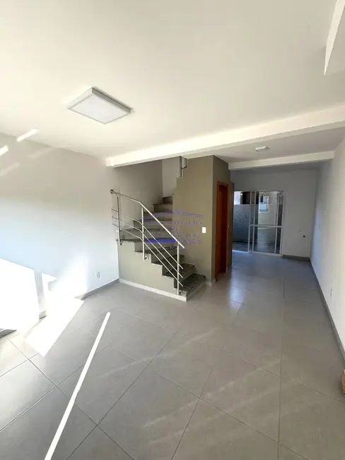 Foto 4 de Casa de Condomínio com 2 quartos para alugar, 58m2 em Vila Nova, Porto Alegre - RS