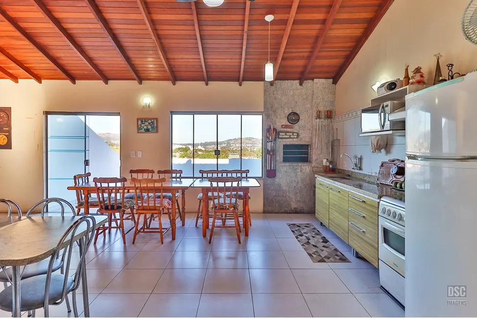 Foto 3 de Casa com 5 quartos à venda, 383m2 em Ipanema, Porto Alegre - RS