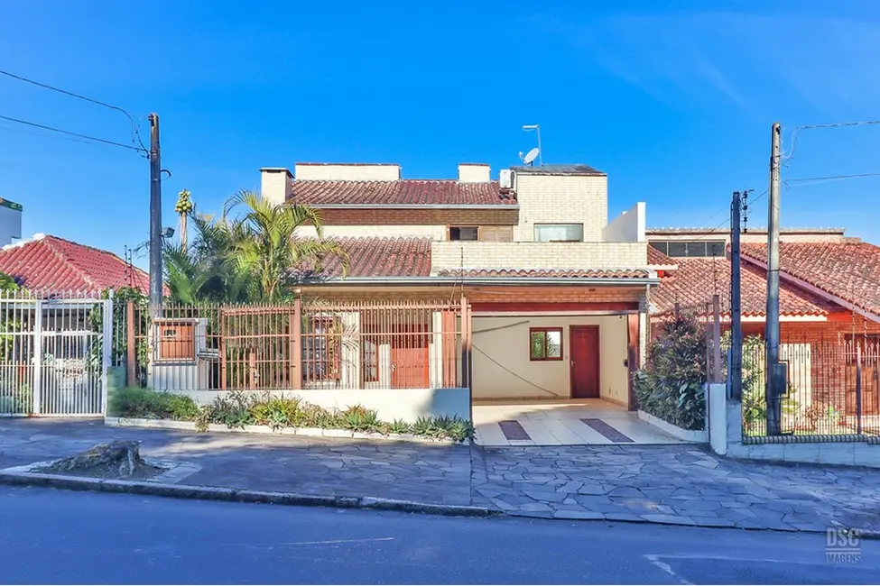 Foto 1 de Casa com 5 quartos à venda, 383m2 em Ipanema, Porto Alegre - RS