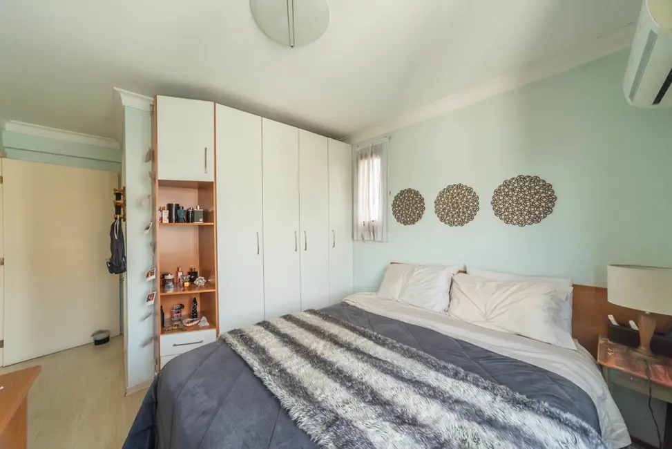 Apartamento com 2 quartos à venda, 65m2 em Menino Deus, Porto Alegre - RS - imagem 4 Foto 4 de Apartamento com 2 quartos à venda, 65m2 em Menino Deus, Porto Alegre - RS