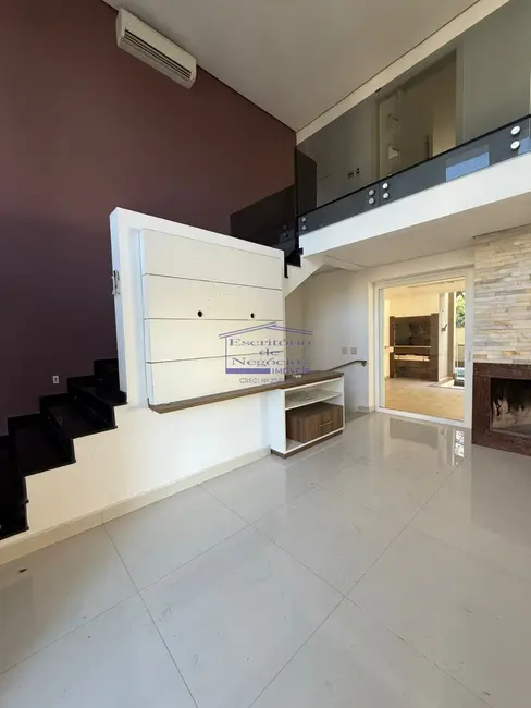 Casa com 3 quartos à venda, 397m2 em Lomba do Pinheiro, Porto Alegre - RS - imagem 2 Foto 2 de Casa com 3 quartos à venda, 397m2 em Lomba do Pinheiro, Porto Alegre - RS