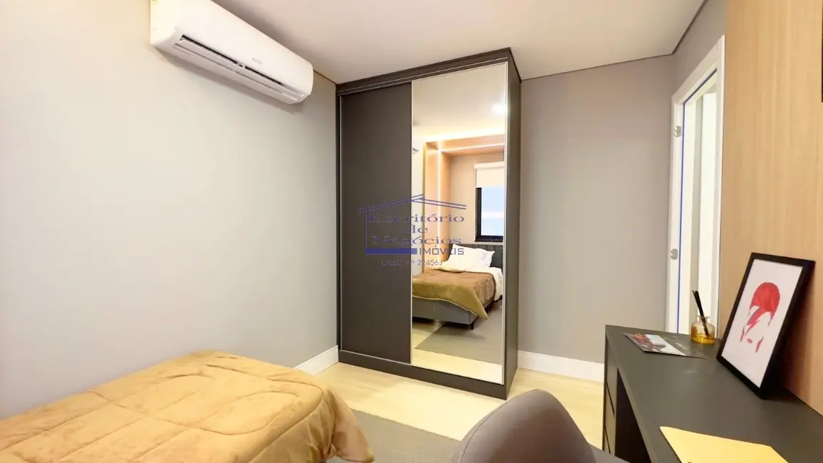 Foto 2 de Apartamento com 2 quartos à venda, 47m2 em Cristal, Porto Alegre - RS