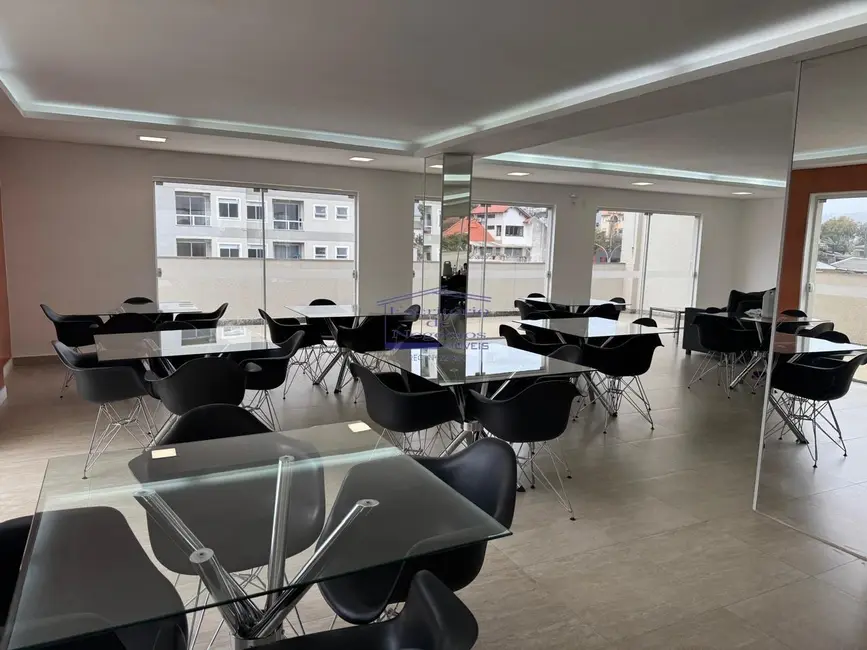 Foto 2 de Apartamento com 2 quartos à venda, 52m2 em Camaquã, Porto Alegre - RS