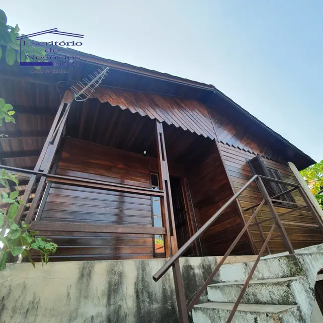 Foto 2 de Casa com 3 quartos para alugar, 200m2 em Vila Nova, Porto Alegre - RS