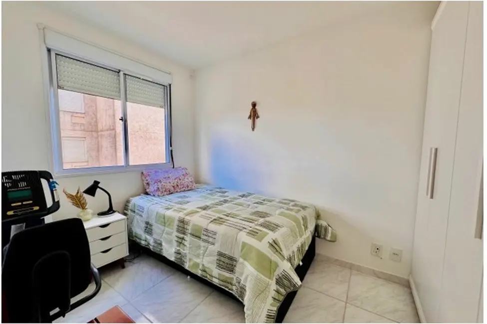Foto 2 de Apartamento com 2 quartos à venda, 40m2 em Ipanema, Porto Alegre - RS