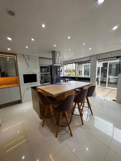 Foto 5 de Casa com 1 quarto à venda, 150m2 em Hípica, Porto Alegre - RS