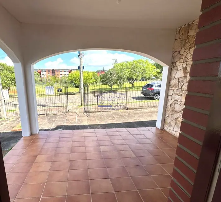 Foto 2 de Casa com 3 quartos para alugar, 80m2 em Porto Alegre - RS