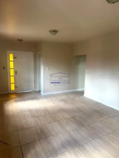 Foto 6 de Casa com 3 quartos para alugar, 80m2 em Porto Alegre - RS