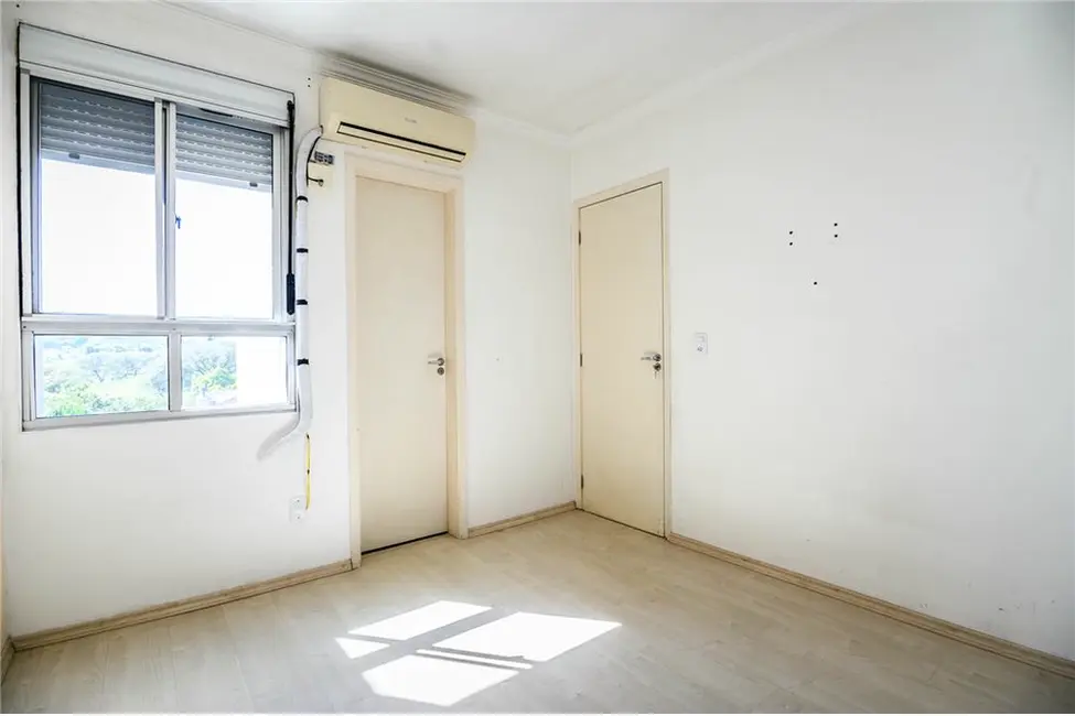 Foto 2 de Apartamento com 3 quartos à venda, 61m2 em Nonoai, Porto Alegre - RS