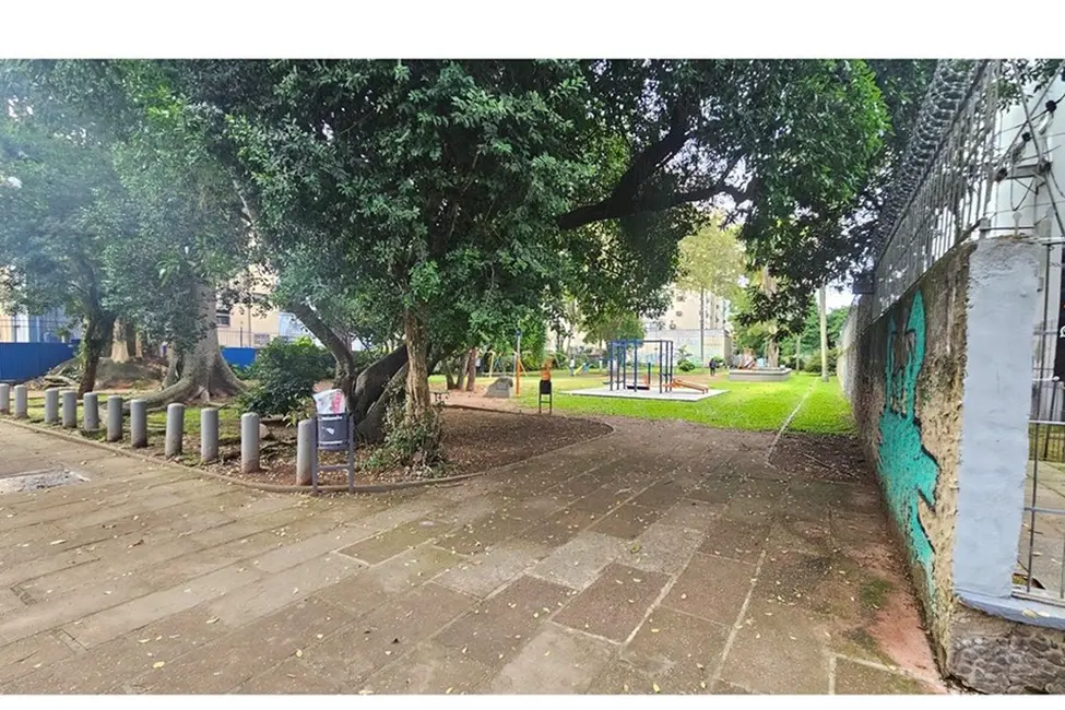 Casa com 2 quartos à venda, 80m2 em Menino Deus, Porto Alegre - RS - imagem 4 Foto 4 de Casa com 2 quartos à venda, 80m2 em Menino Deus, Porto Alegre - RS