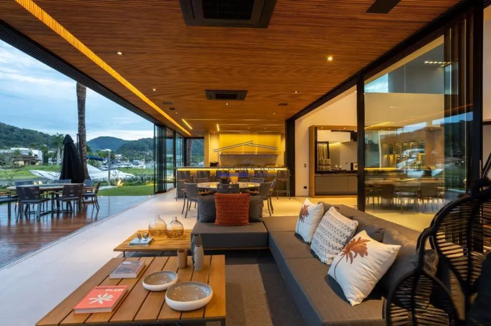 Foto 2 de Casa de Condomínio com 7 quartos à venda, 1400m2 em Guaruja - SP
