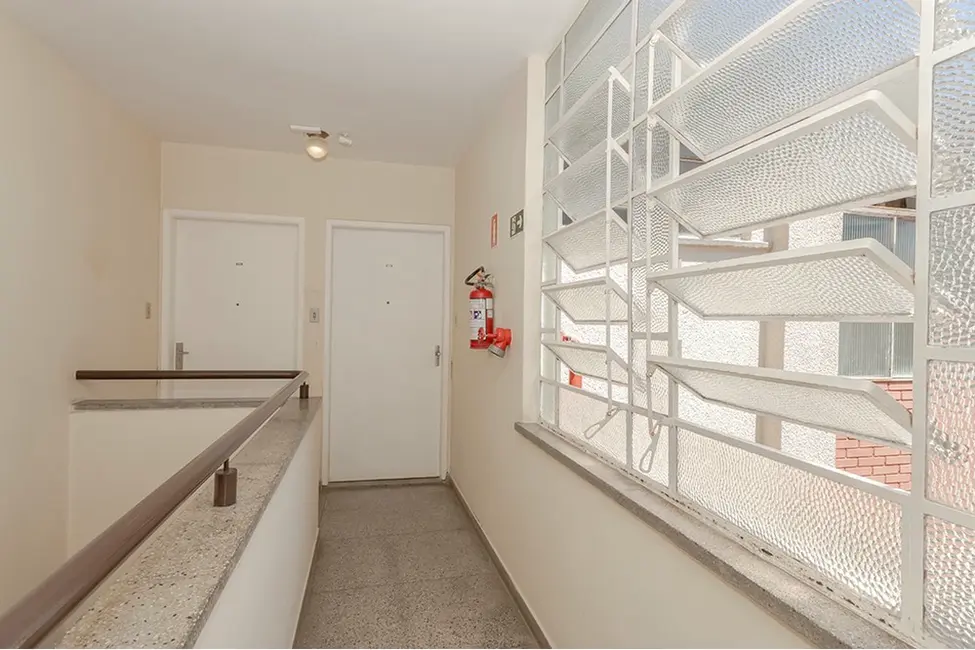 Foto 4 de Apartamento com 2 quartos à venda, 52m2 em Medianeira, Porto Alegre - RS