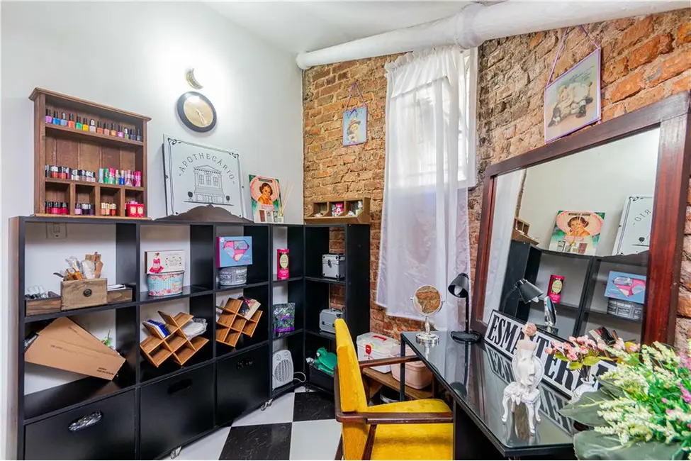 Apartamento com 2 quartos à venda, 110m2 em Independência, Porto Alegre - RS - imagem 4 Foto 4 de Apartamento com 2 quartos à venda, 110m2 em Independência, Porto Alegre - RS