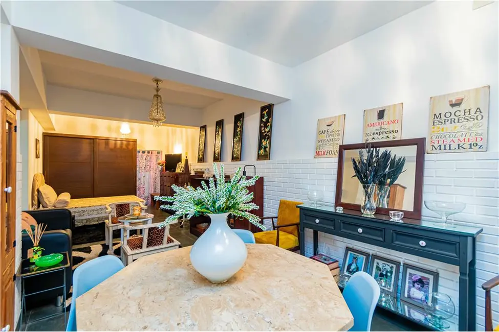 Apartamento com 2 quartos à venda, 110m2 em Independência, Porto Alegre - RS - imagem 6 Foto 6 de Apartamento com 2 quartos à venda, 110m2 em Independência, Porto Alegre - RS