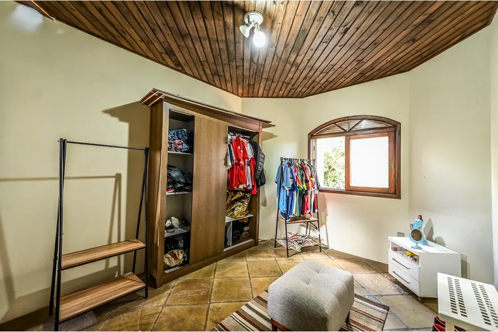 Foto 3 de Casa com 4 quartos à venda, 329m2 em Ipanema, Porto Alegre - RS