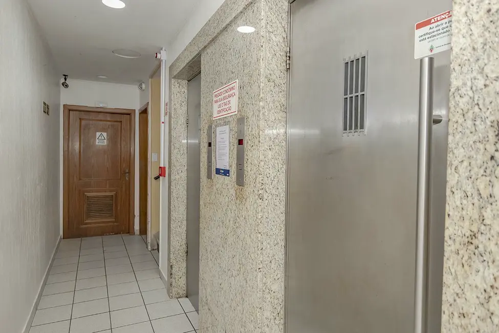 Apartamento com 2 quartos à venda, 45m2 em Centro Histórico, Porto Alegre - RS - imagem 5 Foto 5 de Apartamento com 2 quartos à venda, 45m2 em Centro Histórico, Porto Alegre - RS