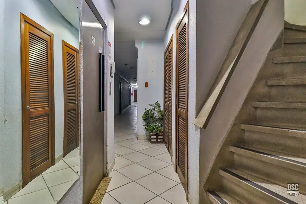 Apartamento com 3 quartos à venda, 84m2 em Centro Histórico, Porto Alegre - RS - imagem 7 Foto 7 de Apartamento com 3 quartos à venda, 84m2 em Centro Histórico, Porto Alegre - RS