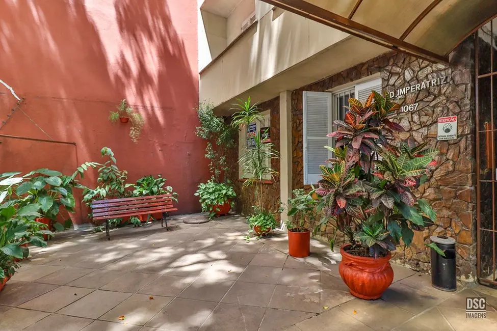 Apartamento com 3 quartos à venda, 84m2 em Centro Histórico, Porto Alegre - RS - imagem 4 Foto 4 de Apartamento com 3 quartos à venda, 84m2 em Centro Histórico, Porto Alegre - RS