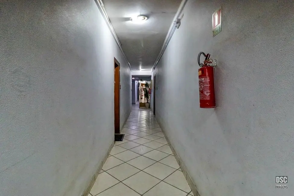 Apartamento com 3 quartos à venda, 84m2 em Centro Histórico, Porto Alegre - RS - imagem 6 Foto 6 de Apartamento com 3 quartos à venda, 84m2 em Centro Histórico, Porto Alegre - RS