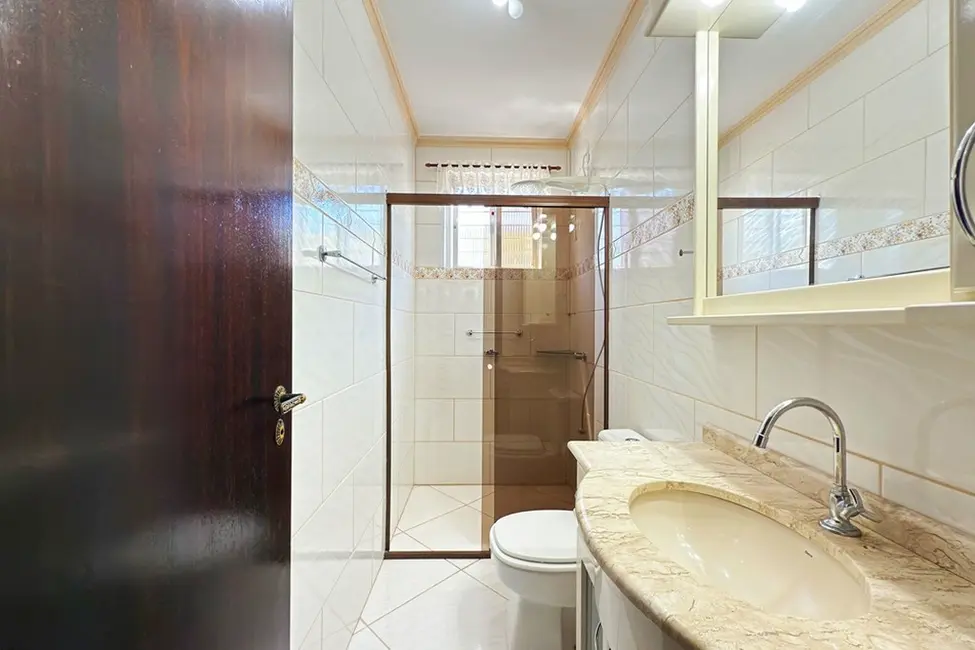 Foto 2 de Apartamento com 3 quartos à venda, 82m2 em Cristal, Porto Alegre - RS