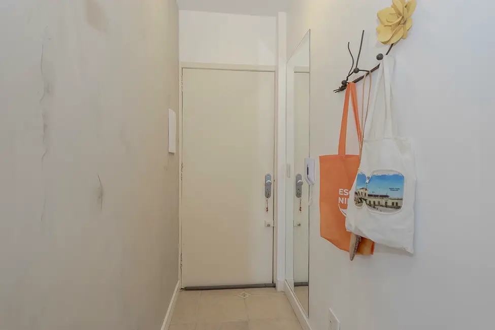 Foto 2 de Apartamento com 1 quarto à venda, 43m2 em Menino Deus, Porto Alegre - RS