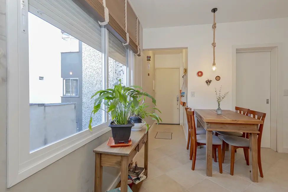 Foto 3 de Apartamento com 1 quarto à venda, 43m2 em Menino Deus, Porto Alegre - RS