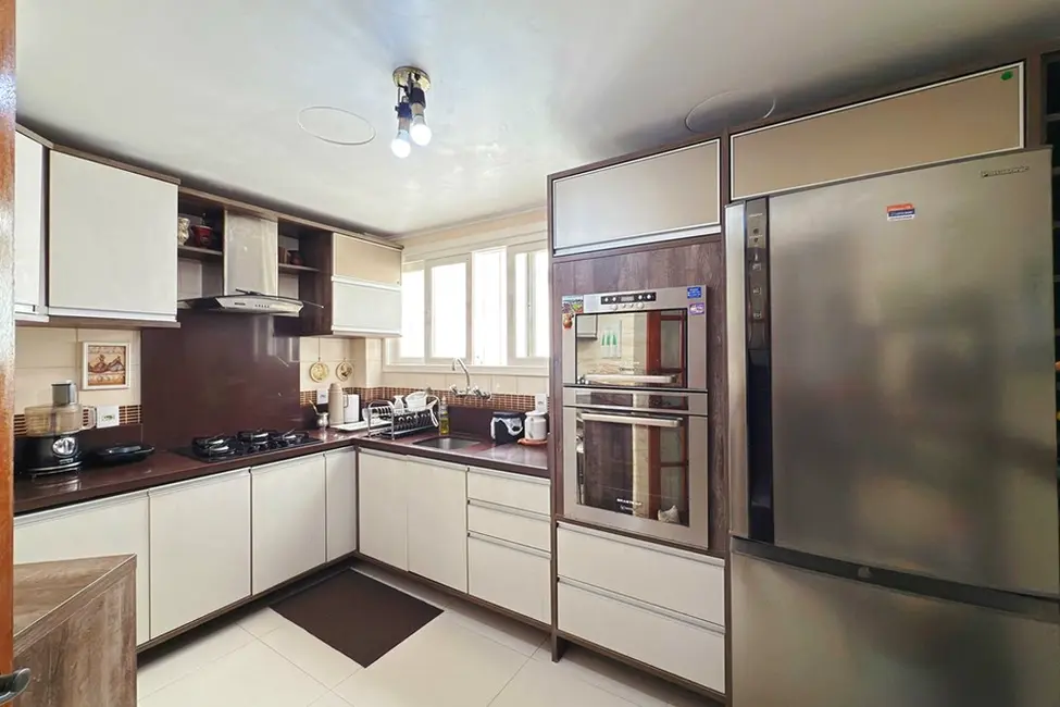 Foto 4 de Casa com 4 quartos à venda, 280m2 em Ipanema, Porto Alegre - RS