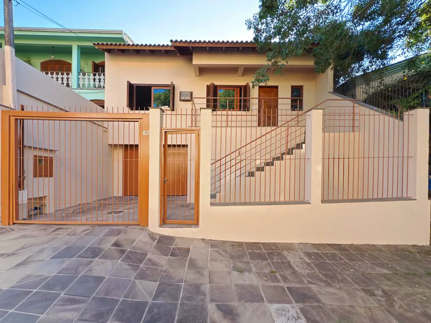 Casa com 2 quartos à venda, 250m2 em Medianeira, Porto Alegre - RS - imagem 1 Foto 1 de Casa com 2 quartos à venda, 250m2 em Medianeira, Porto Alegre - RS