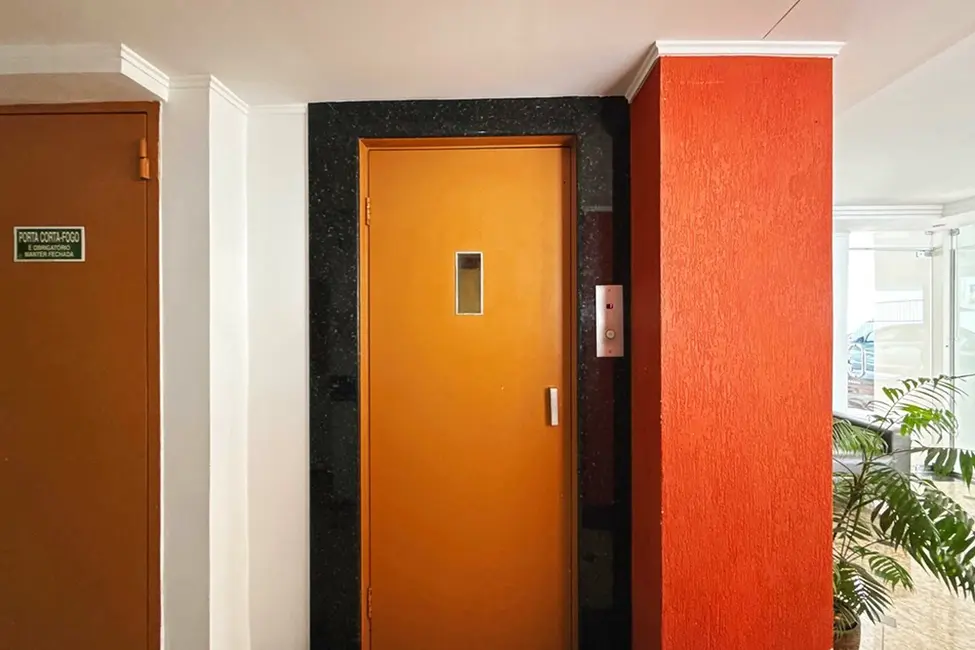 Apartamento com 2 quartos à venda, 56m2 em Menino Deus, Porto Alegre - RS - imagem 7 Foto 7 de Apartamento com 2 quartos à venda, 56m2 em Menino Deus, Porto Alegre - RS