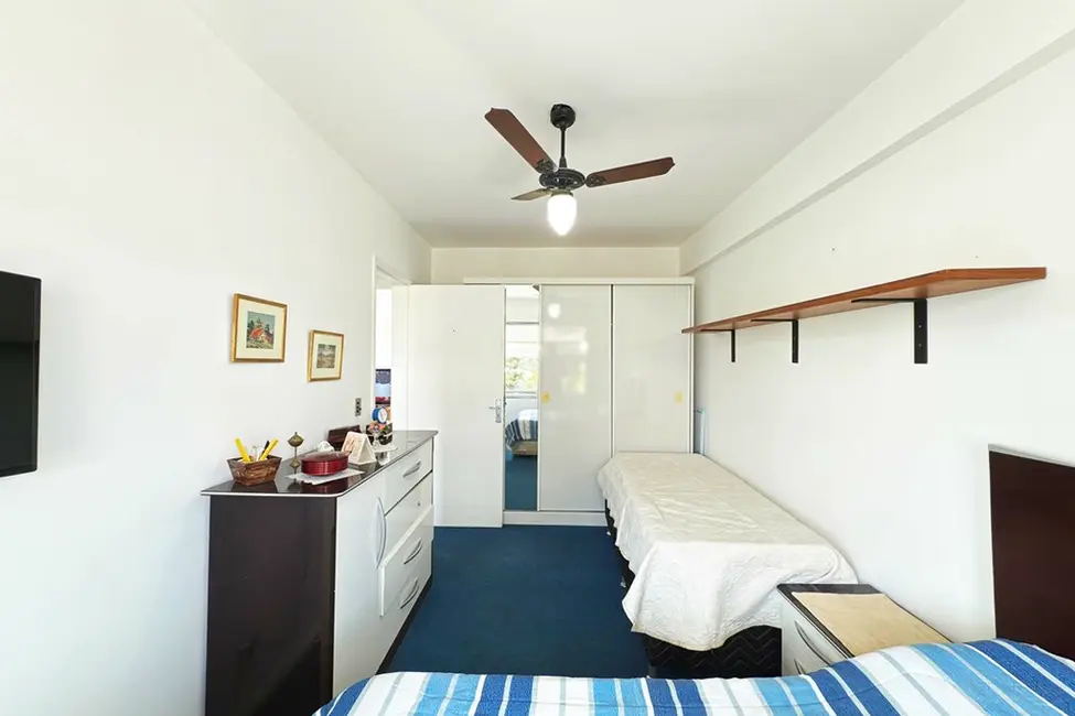 Apartamento com 2 quartos à venda, 56m2 em Menino Deus, Porto Alegre - RS - imagem 2 Foto 2 de Apartamento com 2 quartos à venda, 56m2 em Menino Deus, Porto Alegre - RS