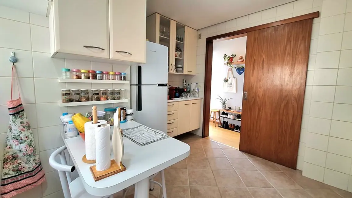 Foto 2 de Apartamento com 2 quartos à venda, 90m2 em Petrópolis, Porto Alegre - RS