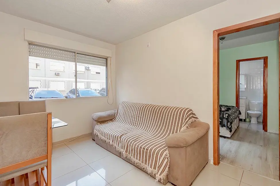 Apartamento com 1 quarto à venda, 34m2 em Santo Antônio, Porto Alegre - RS - imagem 1 Foto 1 de Apartamento com 1 quarto à venda, 34m2 em Santo Antônio, Porto Alegre - RS