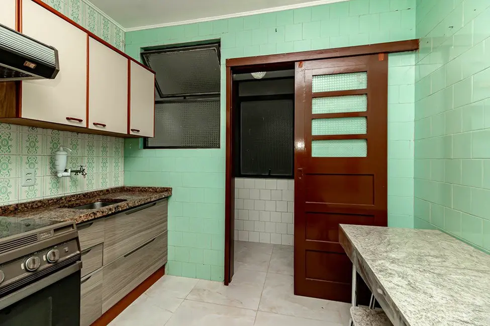 Apartamento com 3 quartos à venda, 99m2 em Centro Histórico, Porto Alegre - RS - imagem 6 Foto 6 de Apartamento com 3 quartos à venda, 99m2 em Centro Histórico, Porto Alegre - RS