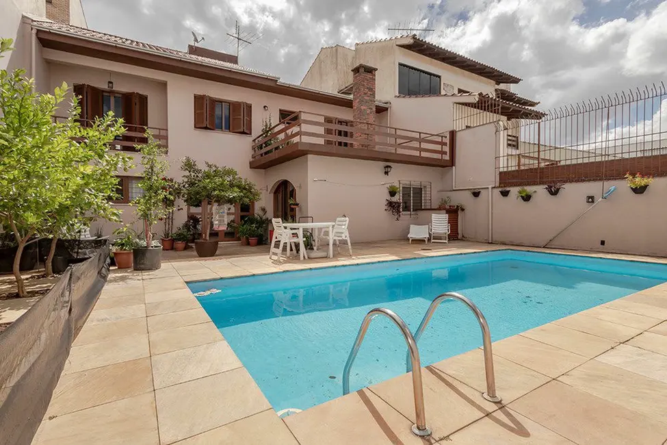 Foto 1 de Casa com 3 quartos à venda, 360m2 em Porto Alegre - RS