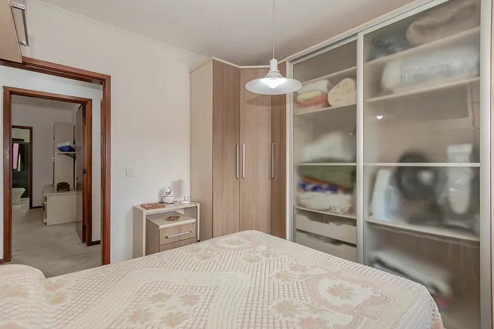 Foto 3 de Casa com 3 quartos à venda, 360m2 em Porto Alegre - RS