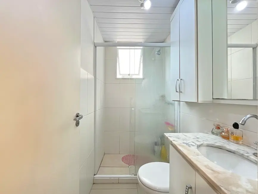 Apartamento com 3 quartos à venda, 71m2 em Teresópolis, Porto Alegre - RS - imagem 3 Foto 3 de Apartamento com 3 quartos à venda, 71m2 em Teresópolis, Porto Alegre - RS