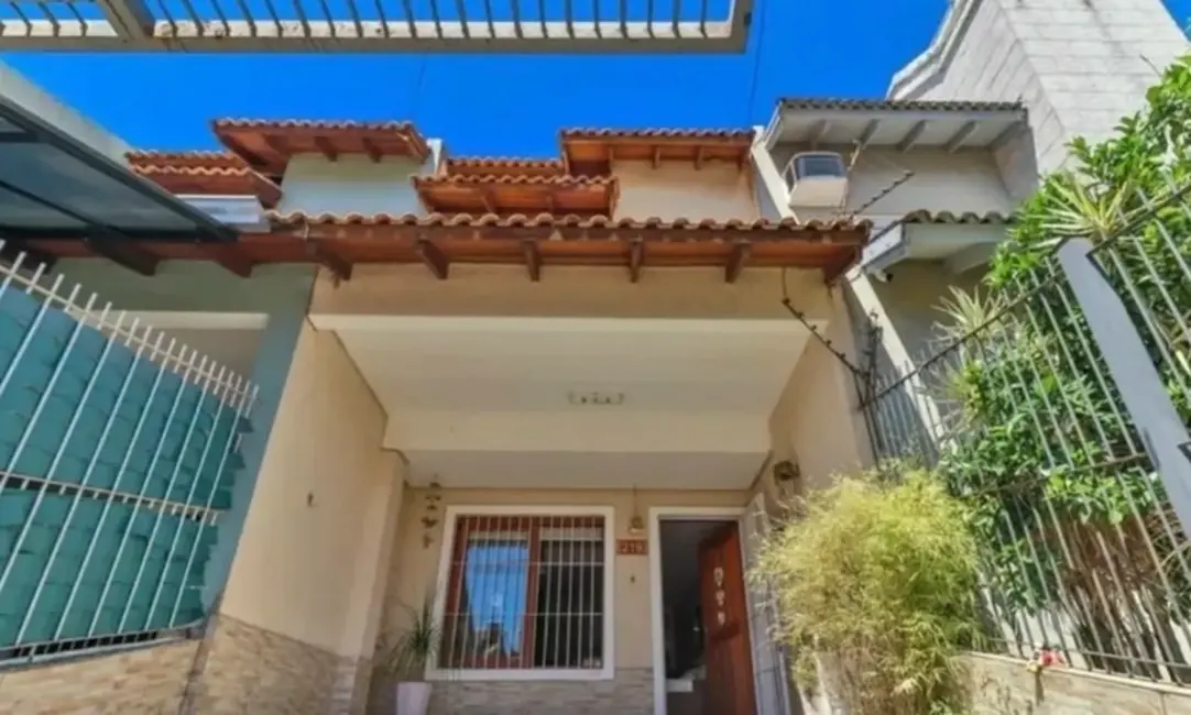 Foto 3 de Casa com 2 quartos à venda, 128m2 em Vila Nova, Porto Alegre - RS