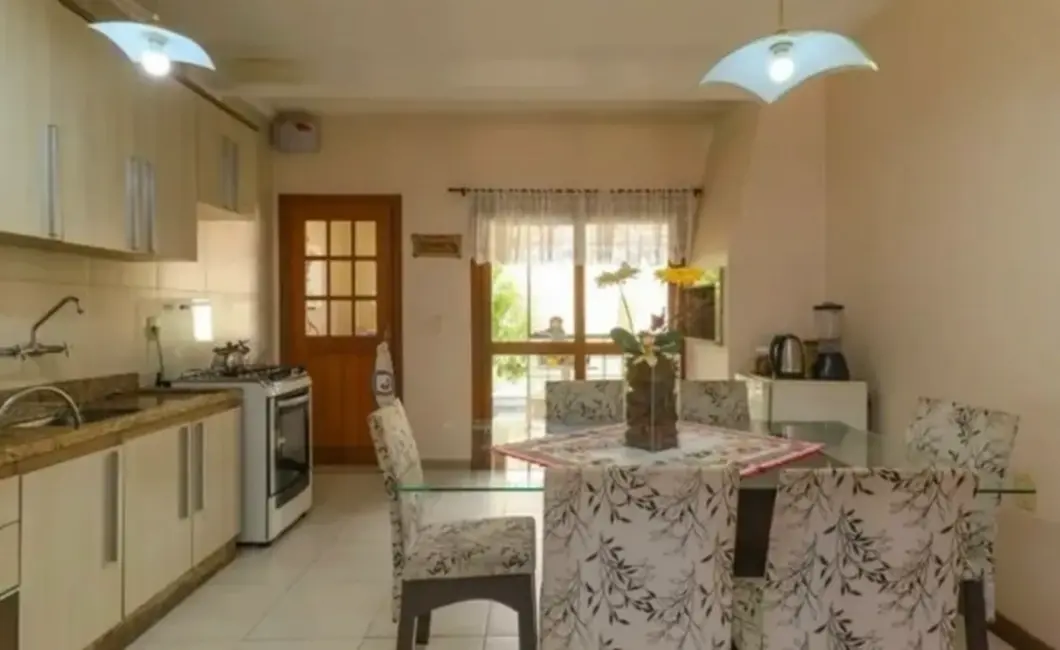 Foto 8 de Casa com 2 quartos à venda, 128m2 em Vila Nova, Porto Alegre - RS