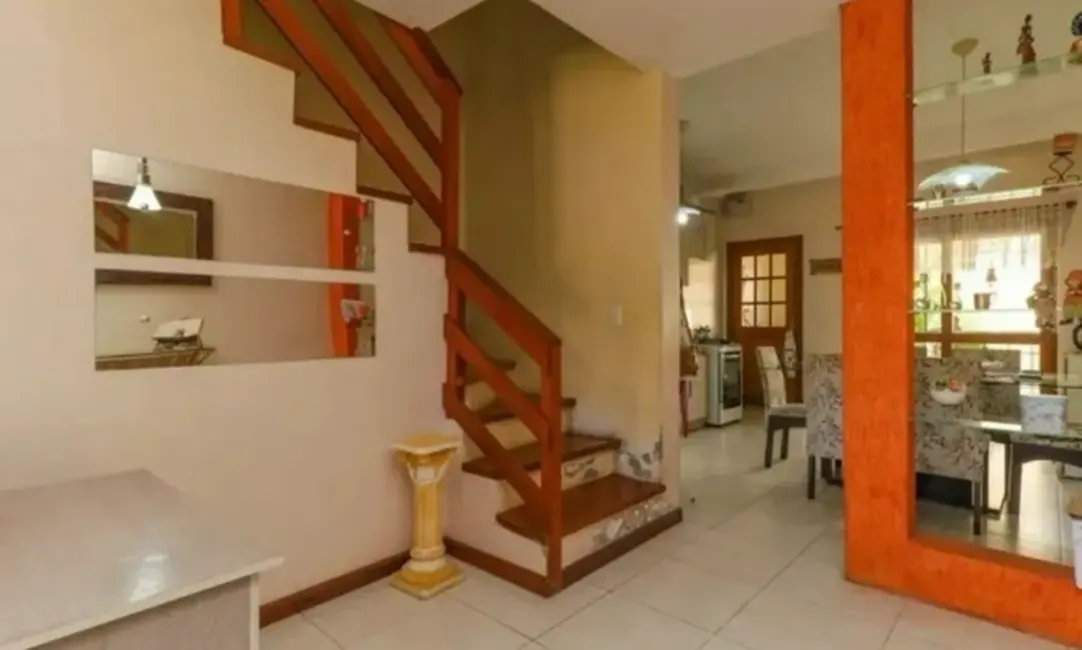 Foto 2 de Casa com 2 quartos à venda, 128m2 em Vila Nova, Porto Alegre - RS