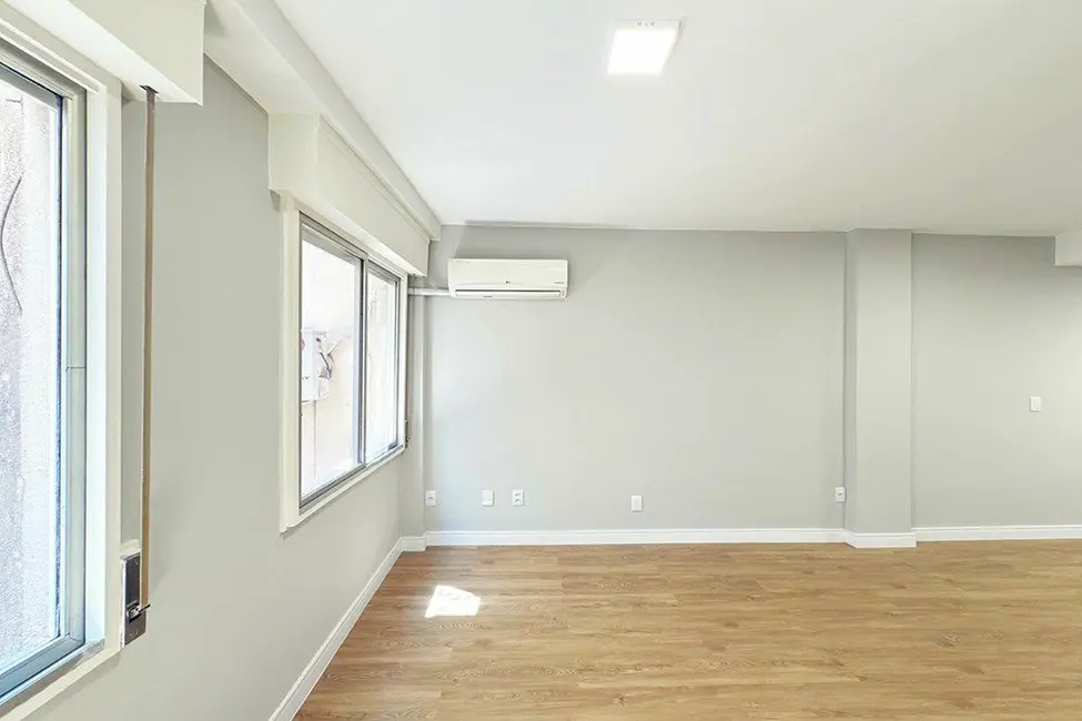 Foto 2 de Apartamento com 1 quarto à venda, 29m2 em Centro Histórico, Porto Alegre - RS