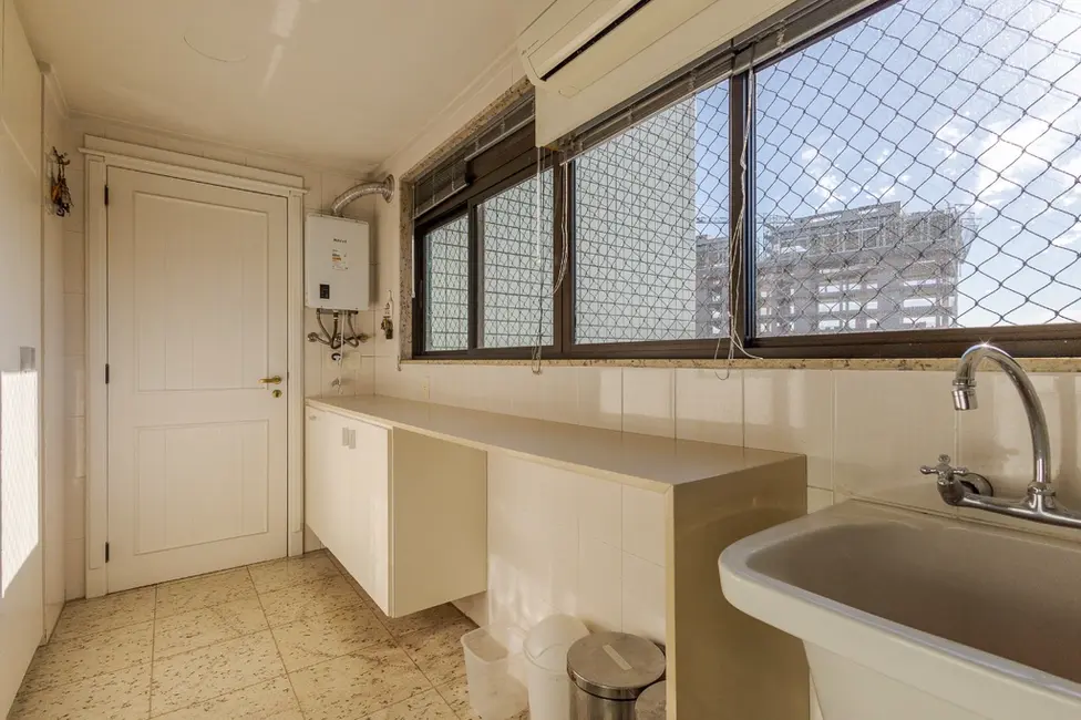 Foto 8 de Apartamento com 3 quartos à venda, 172m2 em Petrópolis, Porto Alegre - RS