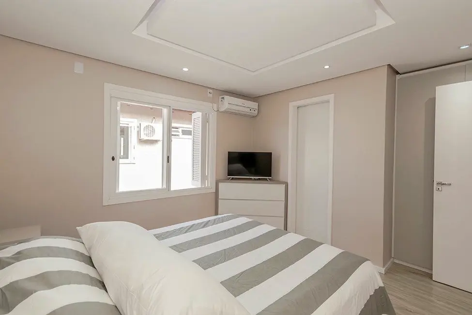 Foto 6 de Casa com 3 quartos à venda, 110m2 em Ipanema, Porto Alegre - RS